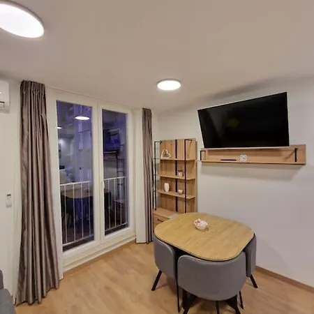 G-in-st Apartament *